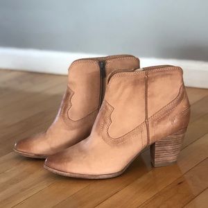 Frye Shoes - Women’s size 10 Frye Reina Bootie Frye Shoes - Women’s size 10 Frye Reina Bootie